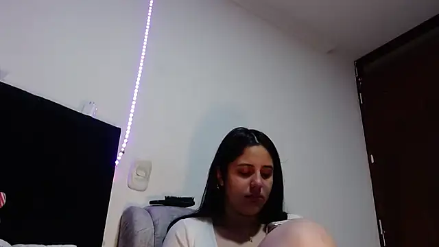 Electraweb 09 online show from 10.16.25