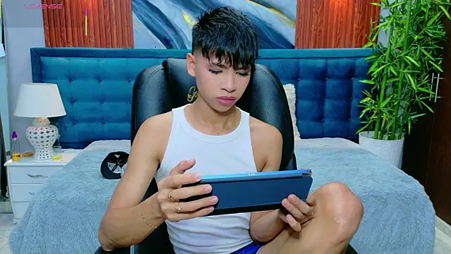 Snapshot of dilan_911 chatting on 05.27.26 dilan 911 online show from 05.27.26