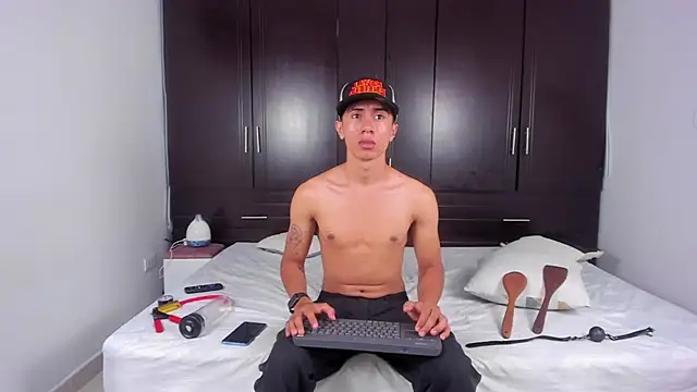 Snapshot of zadders_yb chatting on 09.18.25 zadders yb online show from 09.18.25