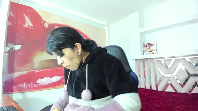 Snapshot of Raven_Rouge_ chatting on 10.03.25 Raven Rouge  online show from 10.03.25