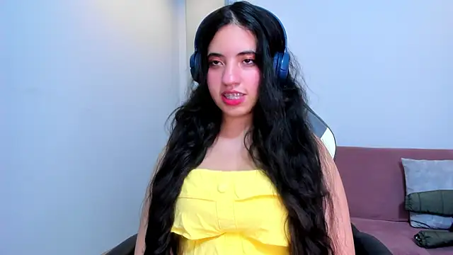 Nicol Chang online show from 11.14.25