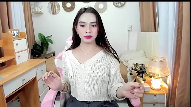 Snapshot of joyfulmartinaa chatting on 10.07.25 joyfulmartinaa online show from 10.07.25