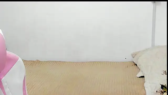 Snapshot of joyfulmartinaa chatting on 10.10.25 joyfulmartinaa online show from 10.10.25