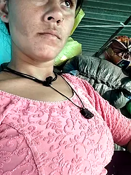 Snapshot of Hot-ilaiy chatting on 11.02.25 Hot-ilaiy online show from 11.02.25