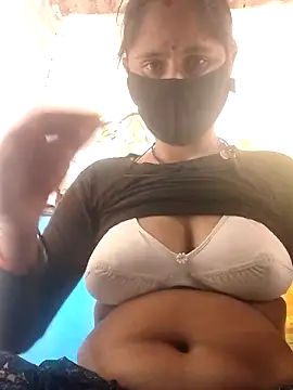 Snapshot of Hot-ilaiy chatting on 11.21.25 Hot-ilaiy online show from 11.21.25