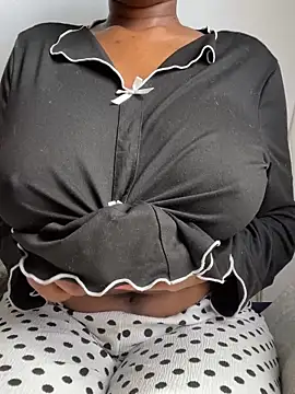 Snapshot of OrchidBae chatting on 10.07.25 OrchidBae online show from 10.07.25