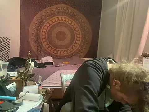 XanderOzzz online show from 11.17.25