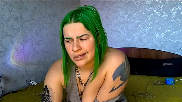 Snapshot of NeonNectar_ chatting on 10.13.25 NeonNectar  online show from 10.13.25