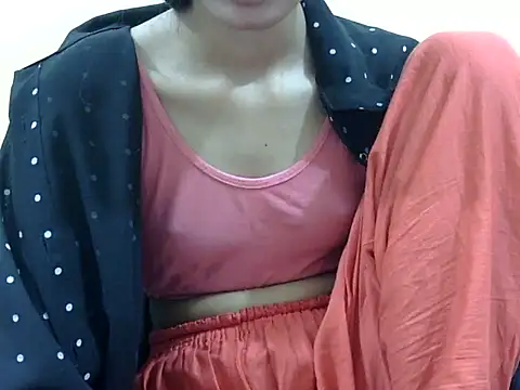 smallcuute online show from 11.28.25