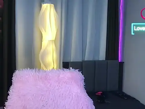 Malia Nicole online show from 02.08.26