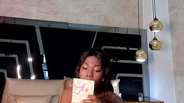 Snapshot of AbbieCyruz chatting on 09.16.25 AbbieCyruz online show from 09.16.25