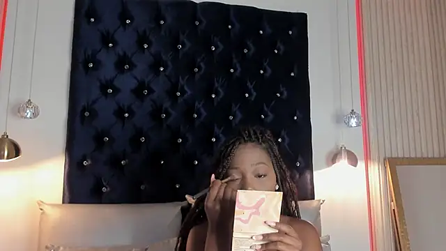 Snapshot of AbbieCyruz chatting on 10.09.25 AbbieCyruz online show from 10.09.25