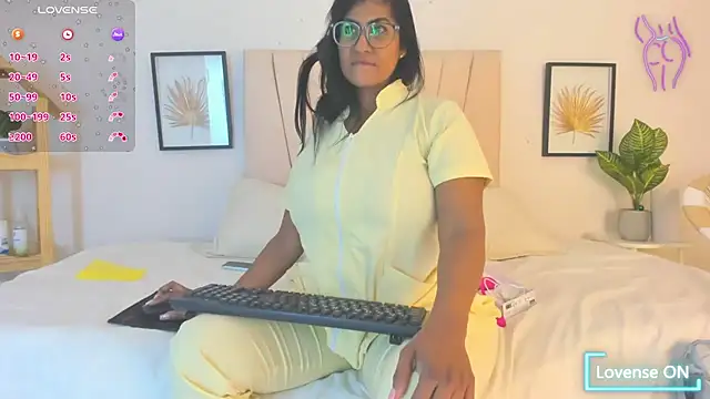  Miaa khalifa  online show from 02.12.26