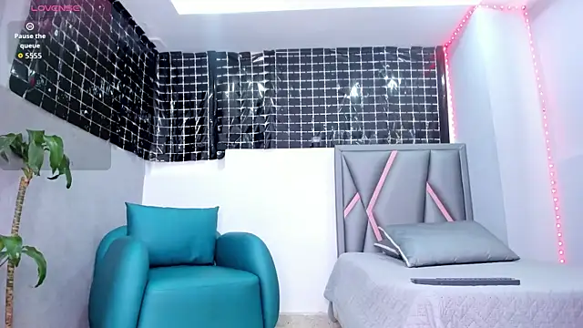 aurora tziu online show from 11.15.25