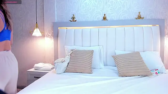 LinaLanm online show from 09.24.25