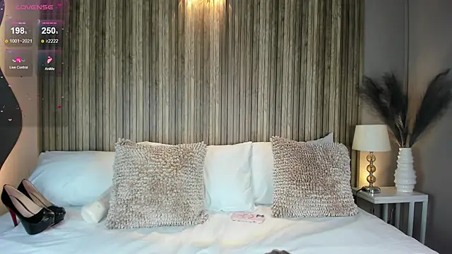 LinaLanm online show from 09.27.25