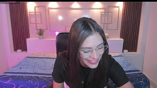 Hannacooper3 online show from 11.20.25