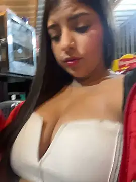 Isaa-Sweet online show from 11.26.25