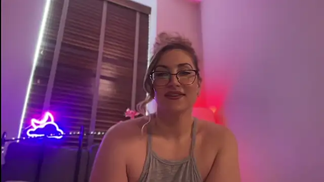 Snapshot of MistresssX chatting on 06.24.26 MistresssX online show from 06.24.26
