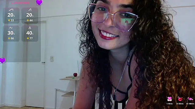 Snapshot of Ariagal chatting on 11.24.25 Ariagal online show from 11.24.25
