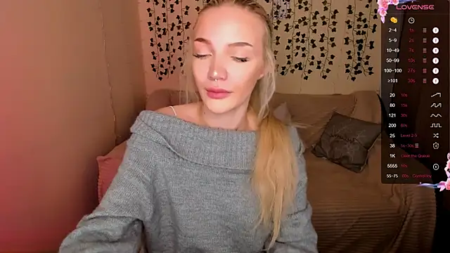 AnyaTaylor  online show from 11.12.25