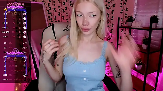 Snapshot of AnyaTaylor_ chatting on 05.13.26 AnyaTaylor online show from 05.13.26