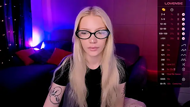 Snapshot of AnyaTaylor_ chatting on 05.27.26 AnyaTaylor online show from 05.27.26