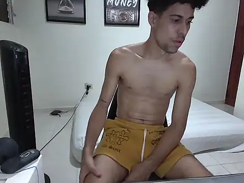 Snapshot of Dollarhot30 chatting on 09.16.25 Dollarhot30 online show from 09.16.25