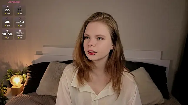 Snapshot of JulietteRain chatting on 04.30.26 JulietteRain online show from 04.30.26