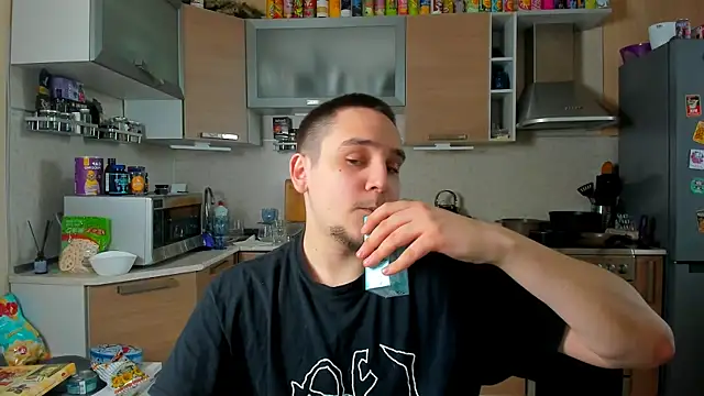Snapshot of Bear_Beer130 chatting on 04.05.26 Bear Beer130 online show from 04.05.26