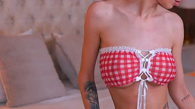 EllieRedd online show from 11.15.25