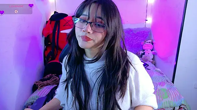 Snapshot of MiaVelvetDoll chatting on 10.01.25 MiaVelvetDoll online show from 10.01.25
