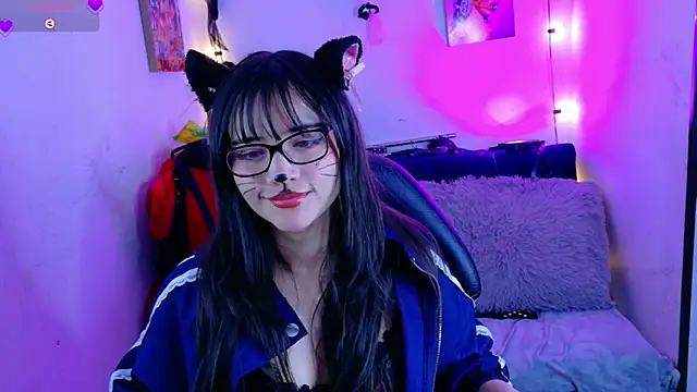 Snapshot of MiaVelvetDoll chatting on 10.21.25 MiaVelvetDoll online show from 10.21.25