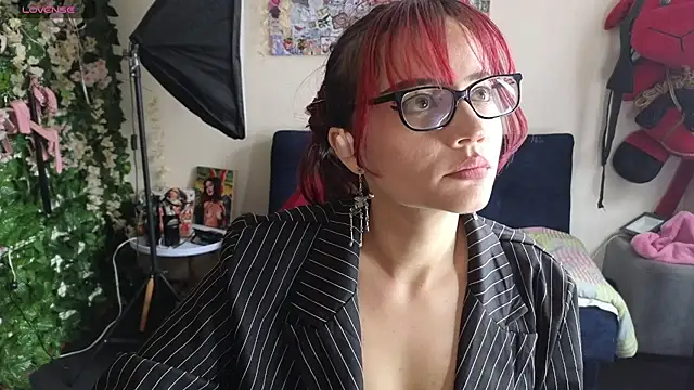 Snapshot of MiaVelvetDoll chatting on 07.04.26 MiaVelvetDoll online show from 07.04.26