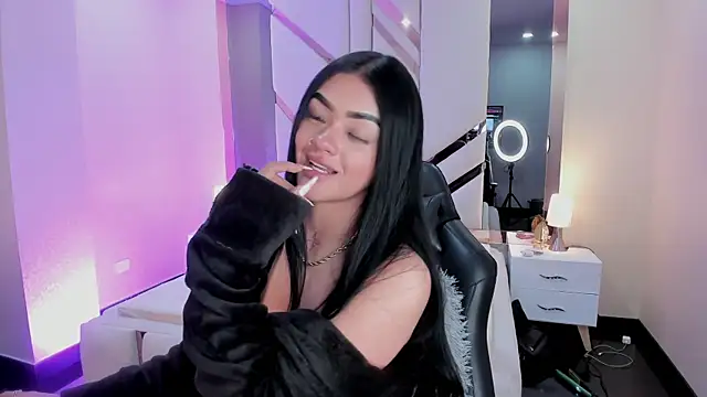 EmmaStonns online show from 09.10.25