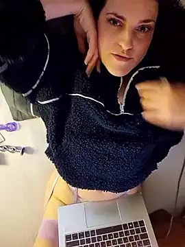 BelleFelicitas online show from 04.12.26