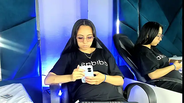 Snapshot of LilithSant chatting on 09.08.25 LilithSant online show from 09.08.25