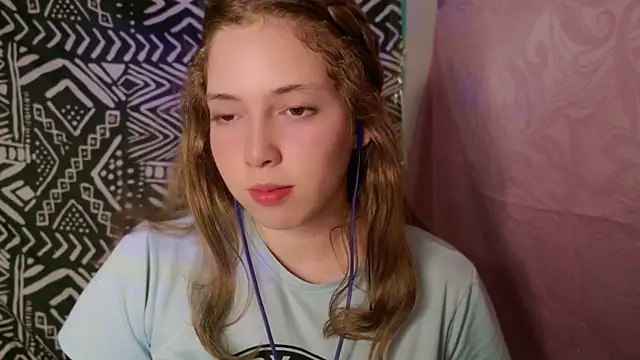 Snapshot of Natalia_novna chatting on 10.25.25 Natalia novna online show from 10.25.25