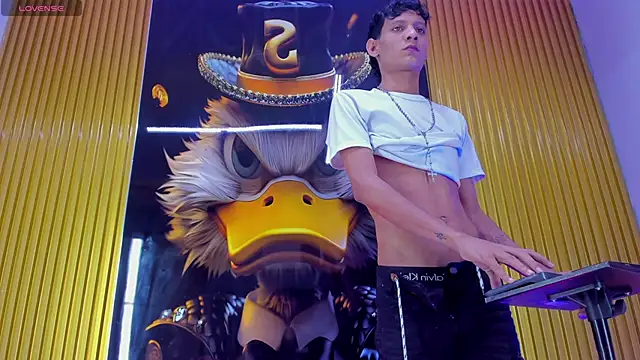 Snapshot of imperial_boys chatting on 10.25.25 imperial boys online show from 10.25.25