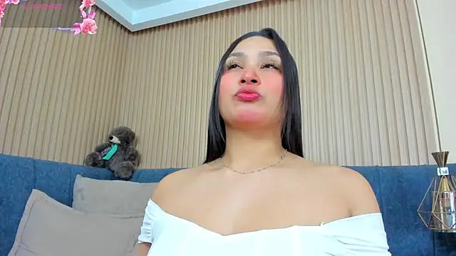 Snapshot of angel_ponce chatting on 06.25.26 angel ponce online show from 06.25.26