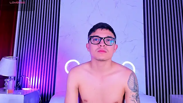 StephanAndSamantha online show from 10.15.25