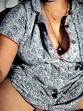 Snapshot of sweet_jasmin1 chatting on 10.26.25 sweet jasmin1 online show from 10.26.25