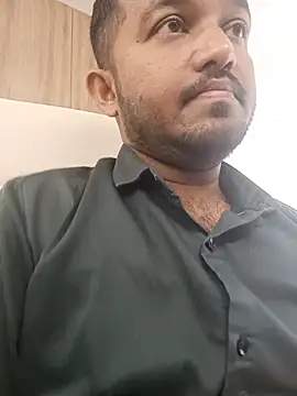 Snapshot of VJ17 chatting on 10.03.25 VJ17 online show from 10.03.25