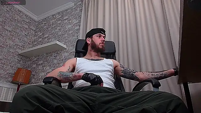 Snapshot of JonahShaw chatting on 02.16.26 JonahShaw online show from 02.16.26