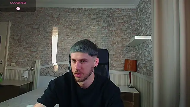Snapshot of JonahShaw chatting on 06.05.26 JonahShaw online show from 06.05.26