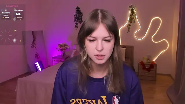 Snapshot of Lisa_Blossom chatting on 04.24.26 Lisa Blossom online show from 04.24.26