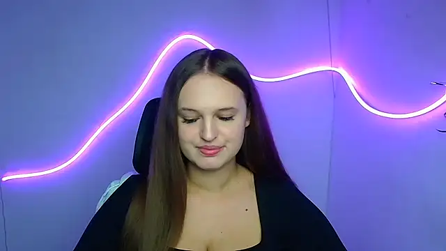 Snapshot of Aurora_White chatting on 09.29.25 Aurora White online show from 09.29.25