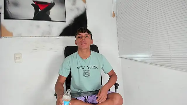 tyler twink boy online show from 10.11.25