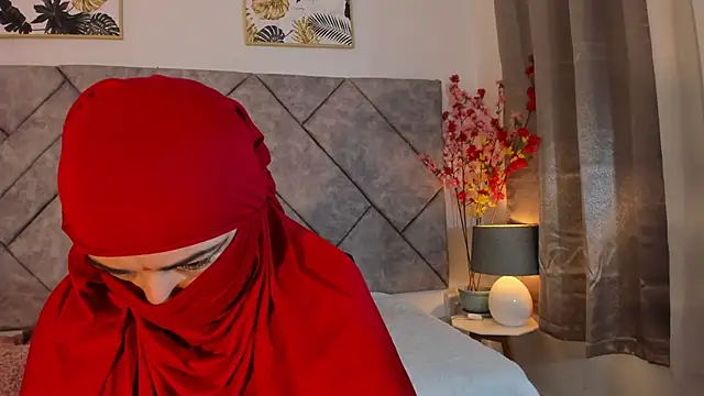 Snapshot of najwa__ chatting on 04.30.26 najwa online show from 04.30.26