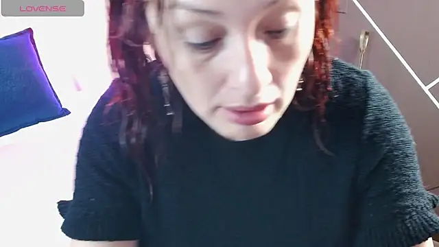 ScarletHott  online show from 10.13.25